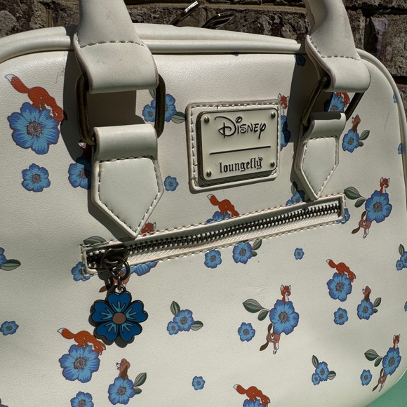 Loungefly Disney Fox and Hound Floral Crossbody Bag - Picture 5 of 6